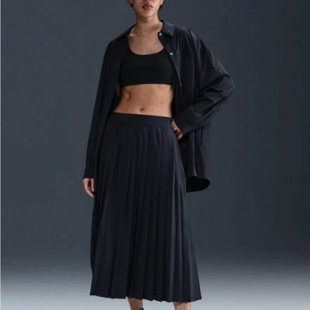 NEW Nike 24.7 PerfectStretch Women Dri Fit Pleated Skirt HQ8153-010 $160 - Picture 4 of 4